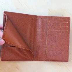 Étui Passeport Rose Avec Motif Voyage -Bagage Soldes etui passeport rose motif voyage4