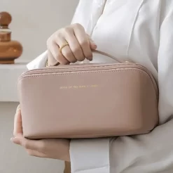 Trousse De Voyage Rose Avec De Multiples Poches